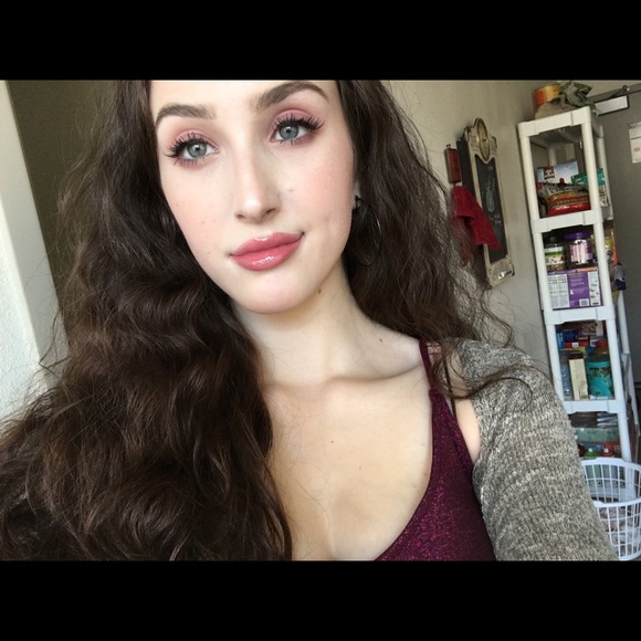 Meet your Posher, Mia - Picture 3 of 5